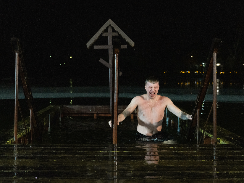 Ради веры: как безопасно и с уважением подготовиться к Крещению в 2026 году