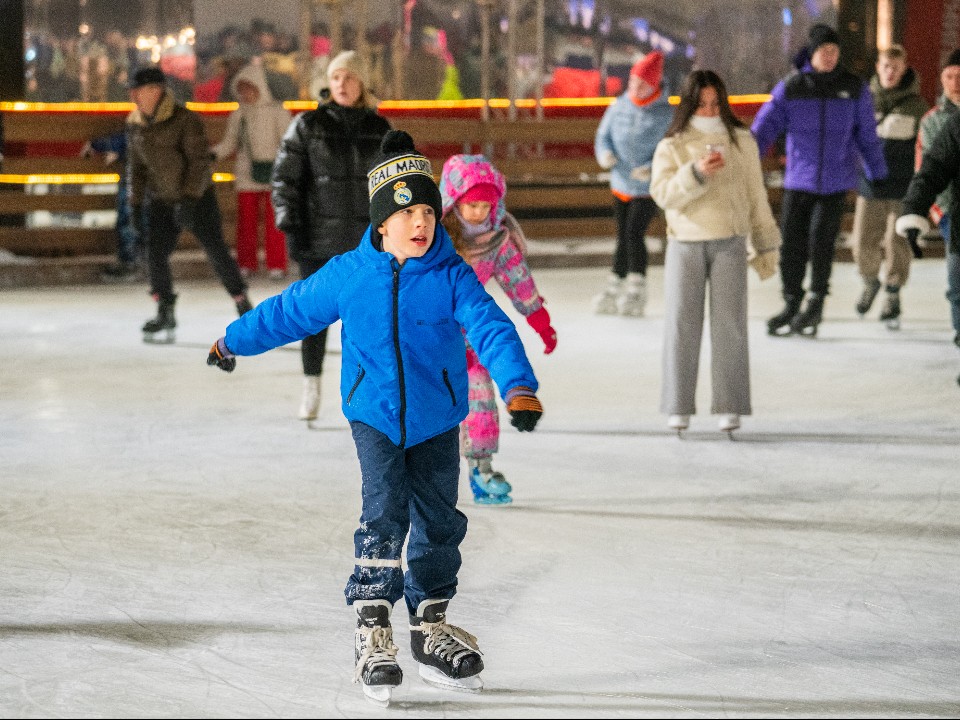 В Клину открыли восемь бесплатных катков для жителей