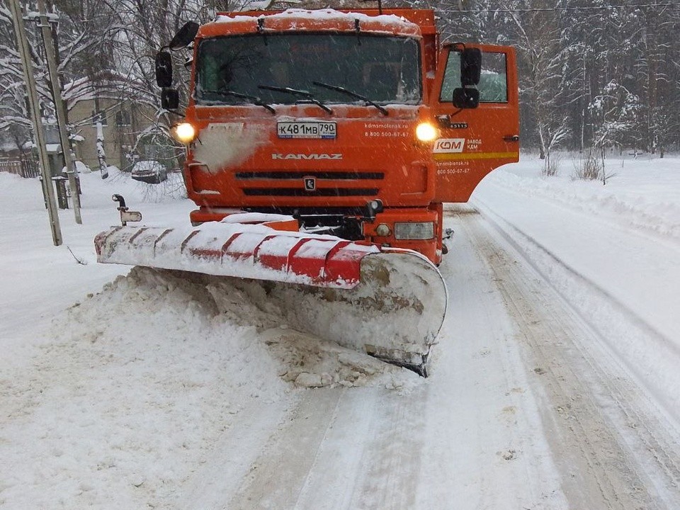 В Орехово-Зуеве более 100 единиц дорожной техники задействованы в борьбе со снегопадом