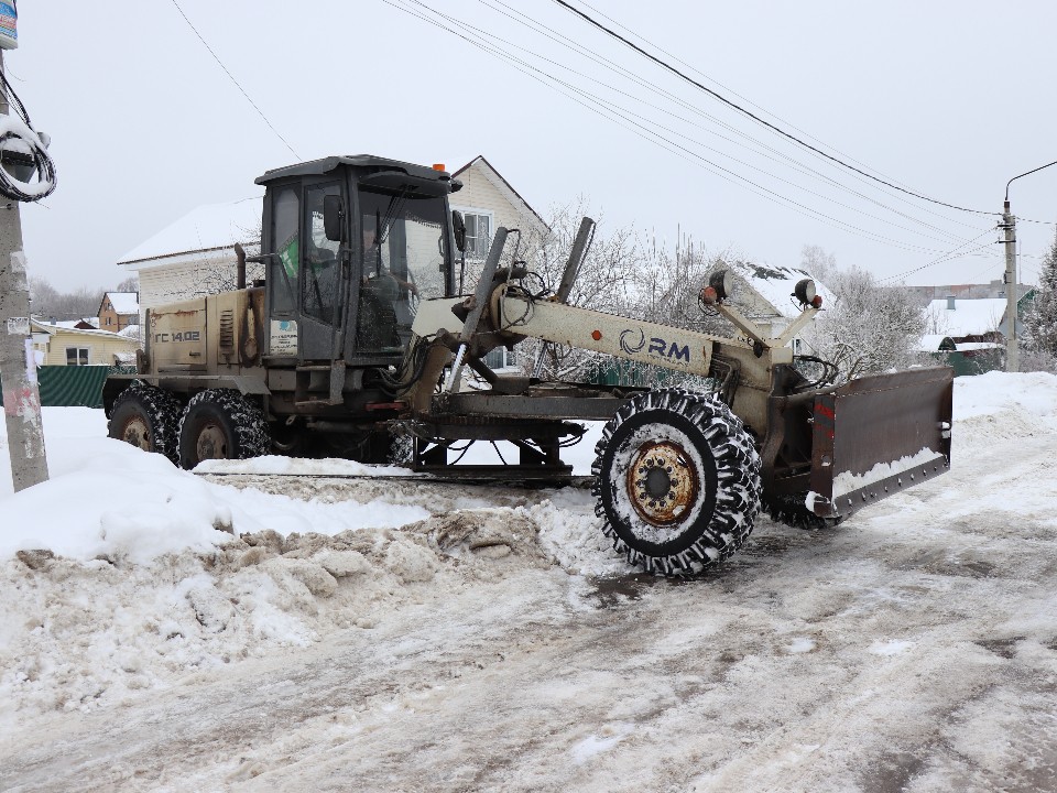 Дорожные службы Рузы ликвидируют последствия большого снегопада