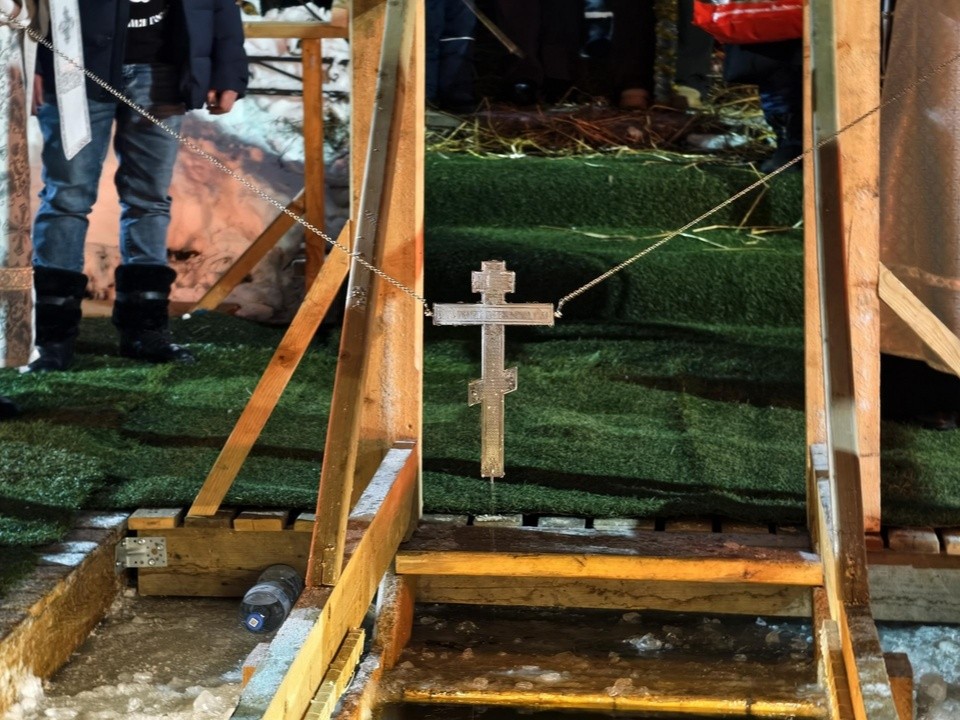 Крещенские купания прошли у собора Рождества Пресвятой Богородицы в Орехово-Зуеве