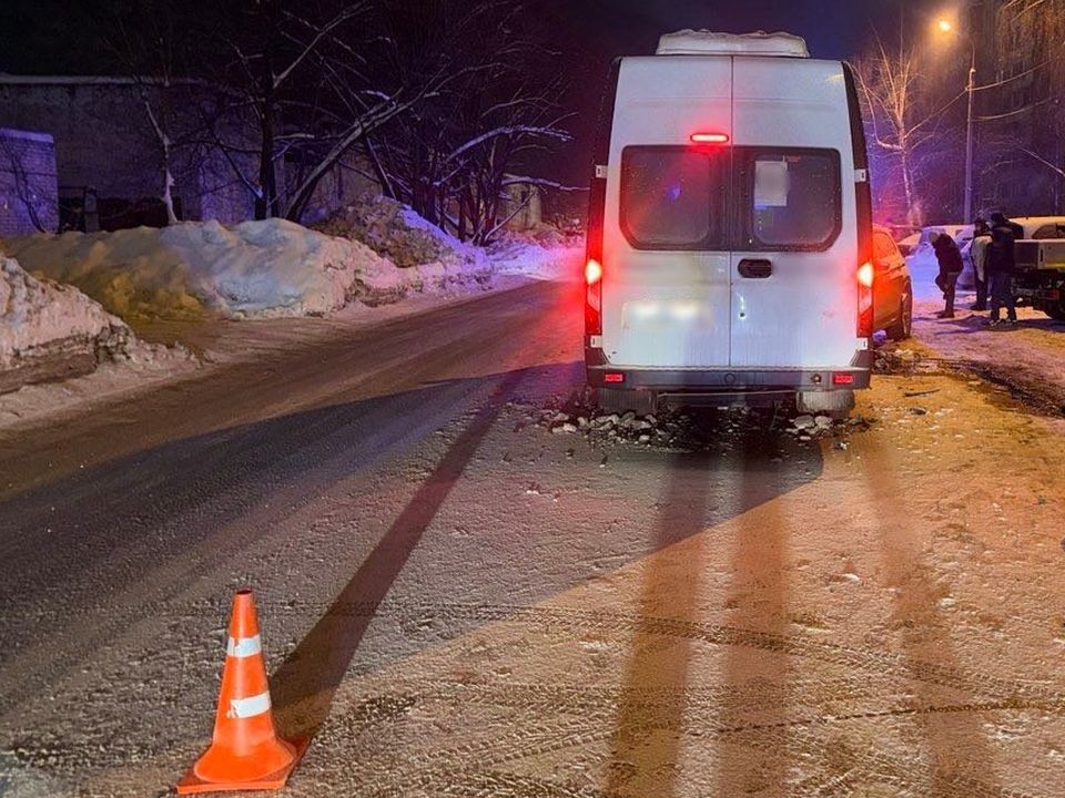 Автоинспекторы установят обстоятельства ДТП с микроавтобусом в Домодедове