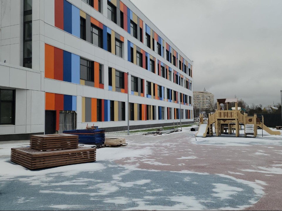 Школа-гигант на 1100 мест: в Красногорске строят учебный комплекс с мастерскими и огромным актовым залом