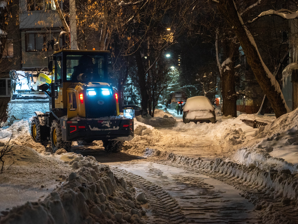 Не только убрать снег, но и вывезти: на чем теперь фокусируются городские службы