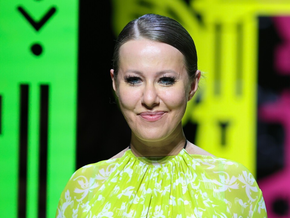 С блошиных рынков и из антиквариата: Ксения Собчак показала интерьер своей квартиры