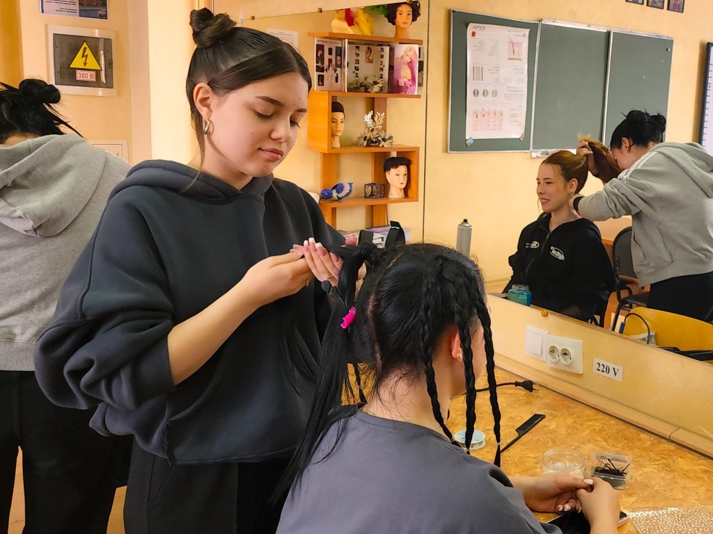 Приметы на Настасьин день: как правильно заплести косы 4 декабря