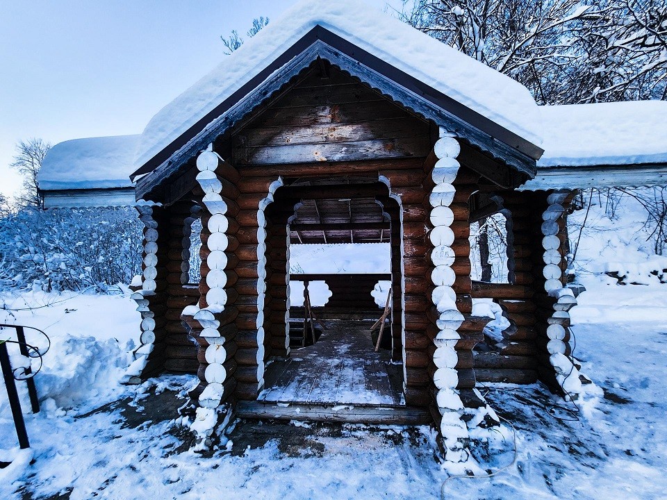 Купель на берегу пруда в Васильевском подготовили к крещенским купаниям