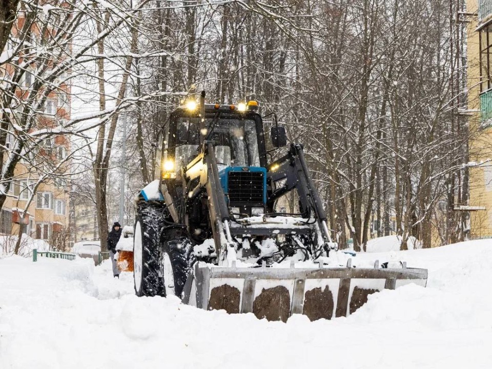 Более 15 тыс. кубометров снега уже вывезли из города после прихода циклона «Фрэнсис»
