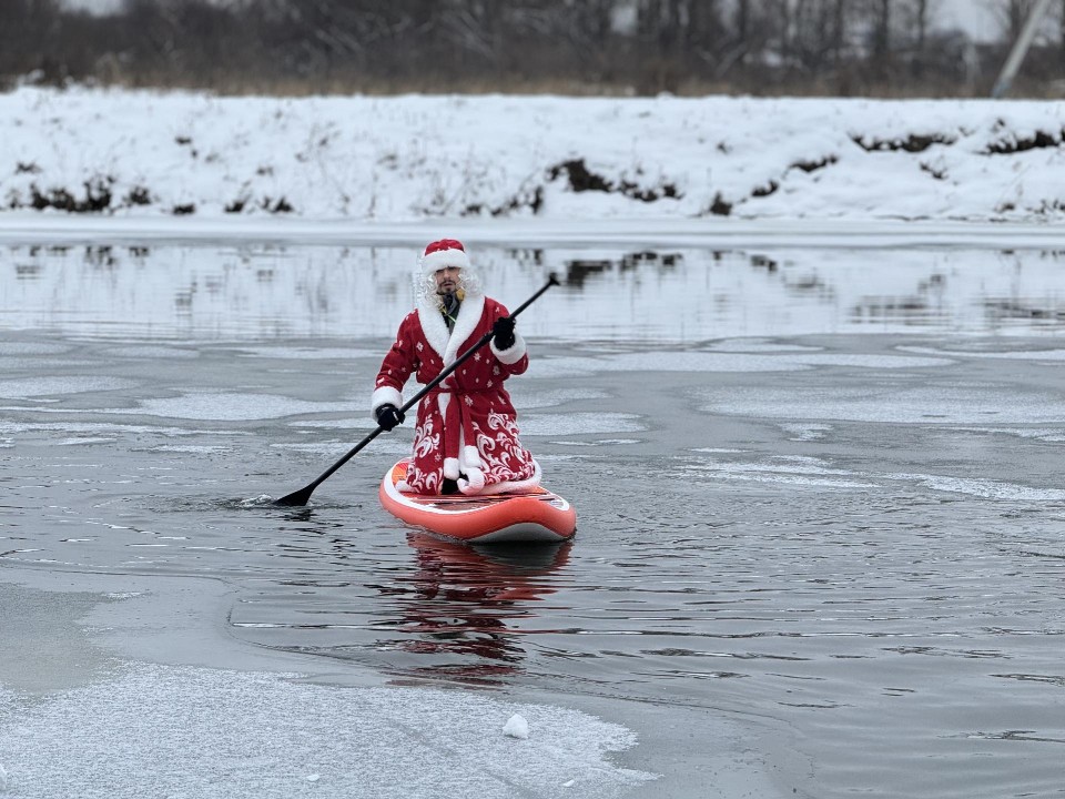Сап-фестиваль с Чебурашкой и мандаринами прошел в Ленинском округе