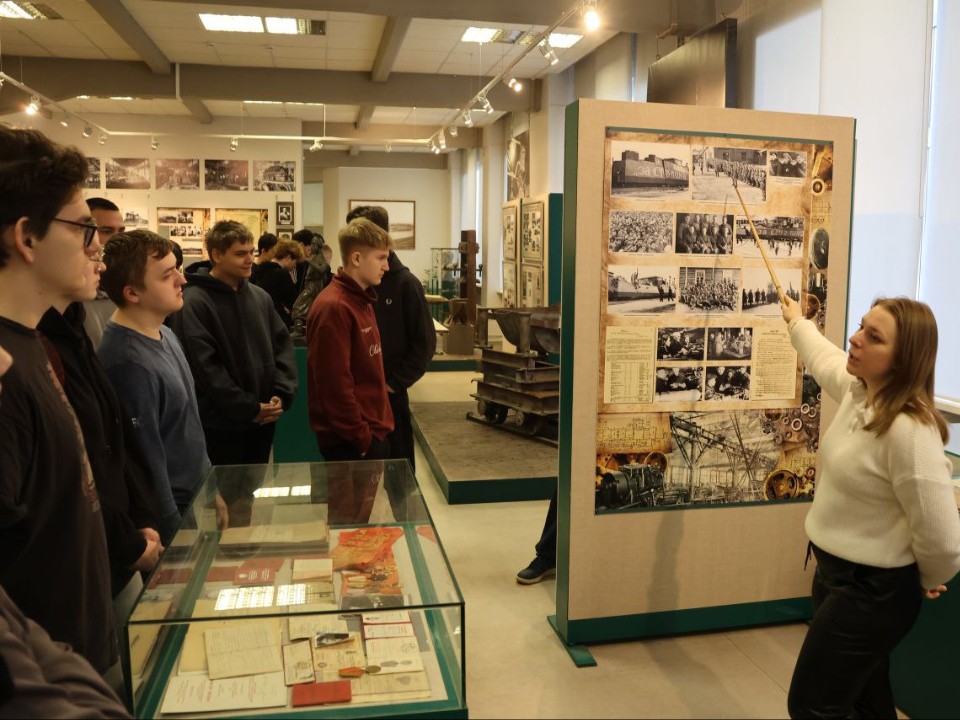 Музей Коломенского завода открыл двери для студентов