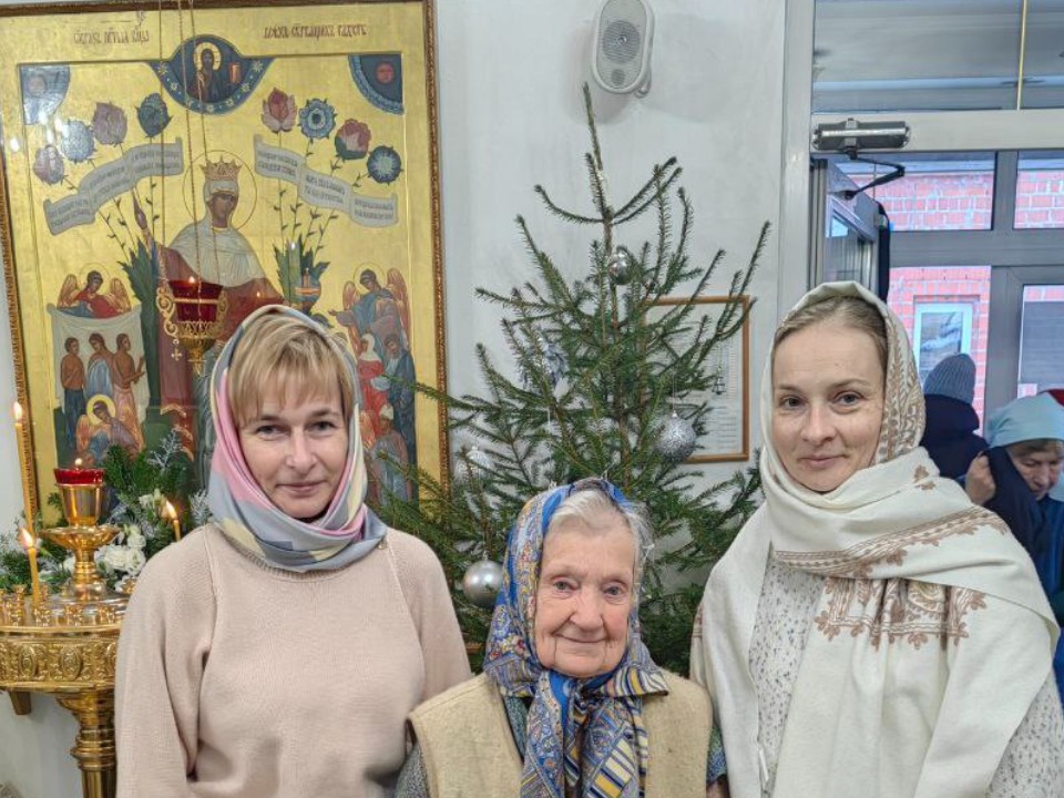 Наставники и воспитанники воскресной школы Филаретовского храма поздравили подопечных