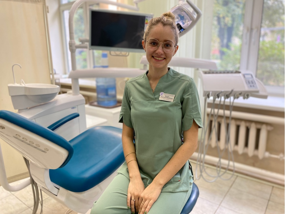 Куда обратиться с зубной болью на зимних каникулах в Бронницах