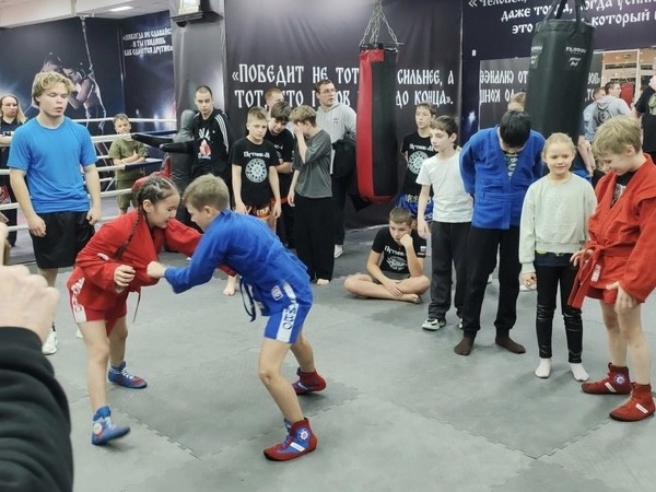 Спортсмены со всего округа состязались на турнире по традиционной русской борьбе в Воскресенске