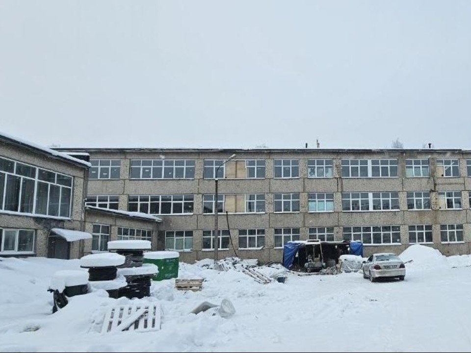Работы в самом разгаре: строители приступили к отделке в луневской школе после демонтажа