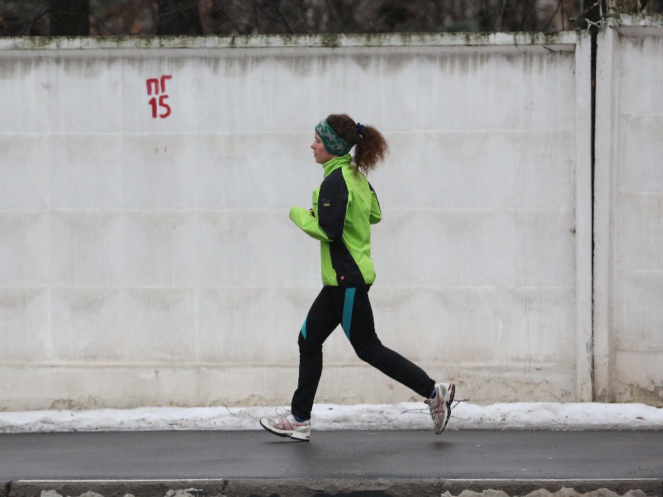 Не стоит бежать в спортзал сразу после праздников: тренер дал пошаговую инструкцию легкого возвращения в форму