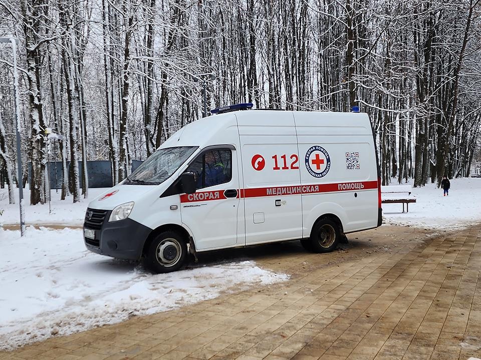 Роковое дерево на горке: новогодний тюбинг обернулся травмой