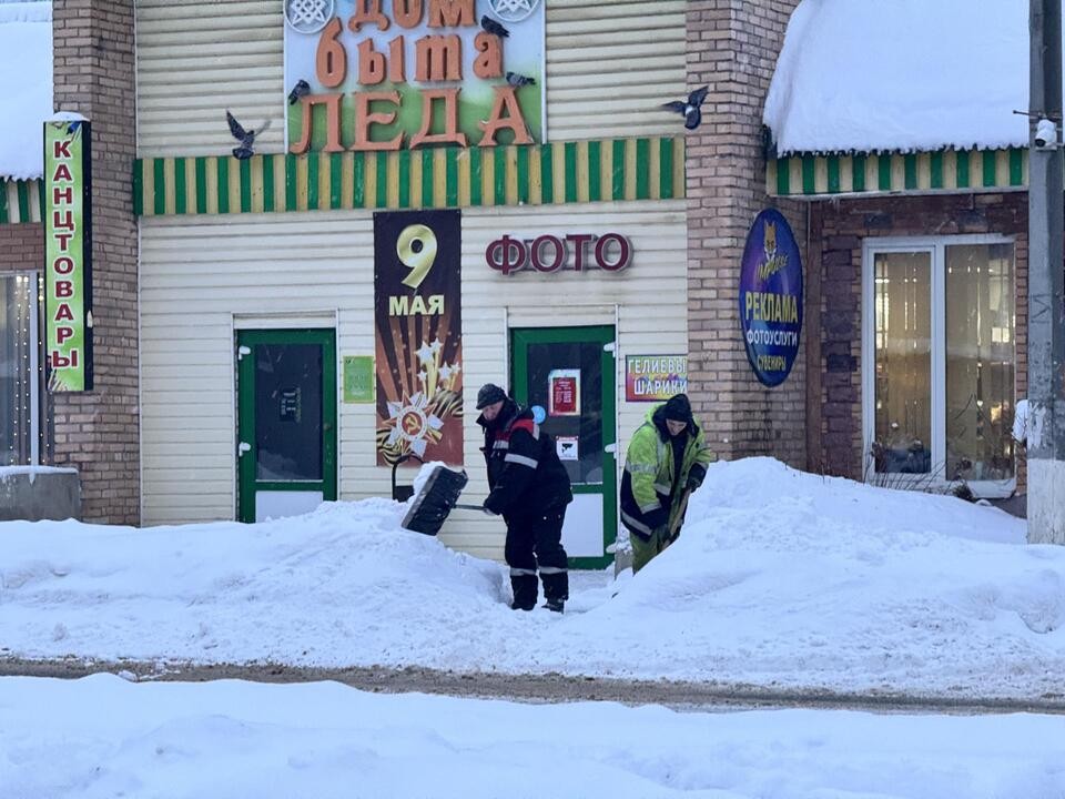 Шаховские коммунальщики устраняют последствия мощного снегопада