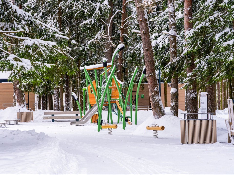 Качели, музыка и шахматы: каким будет обновленный сквер «Аллея Ветеранов» в Мытищах