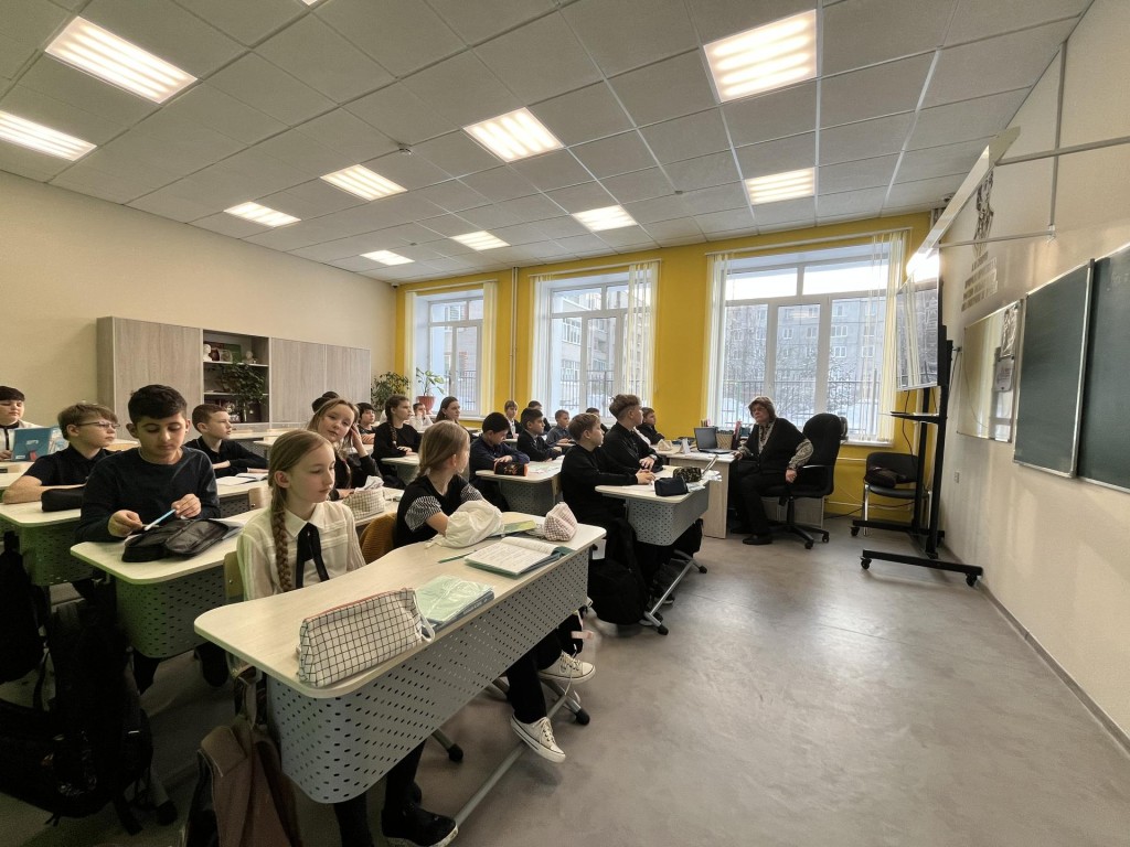 «Здесь теперь по-другому учатся»: ученики оценили, как ИИ и другие «плюшки» изменили школу №2