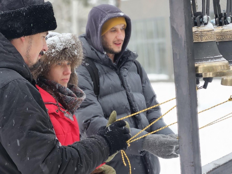 Рождественский мастер-класс: в городском парке жуковчане учились быть звонарями