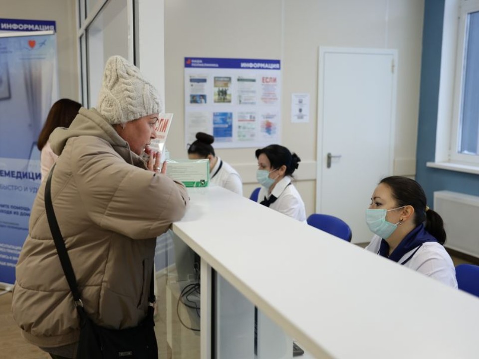 Что делать, если врач задерживает прием: куда жаловаться в 2026 году