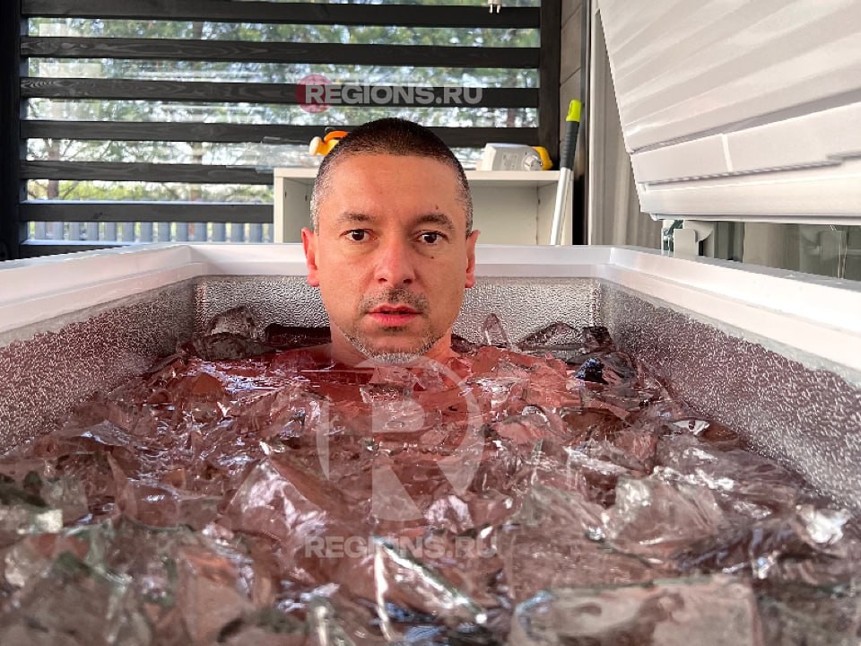 Черноголовский «айсмен» установил морозилку для купания прямо в квартире