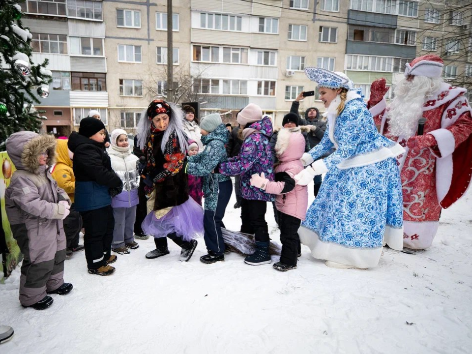 Традиционный фестиваль «Новогодние традиции» во дворах: где и когда ждать праздник