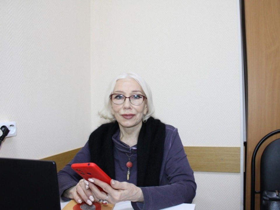 От бабушки к цифровому гуру: в Клину запустили курсы для пожилых по работе в мессенджере MAX