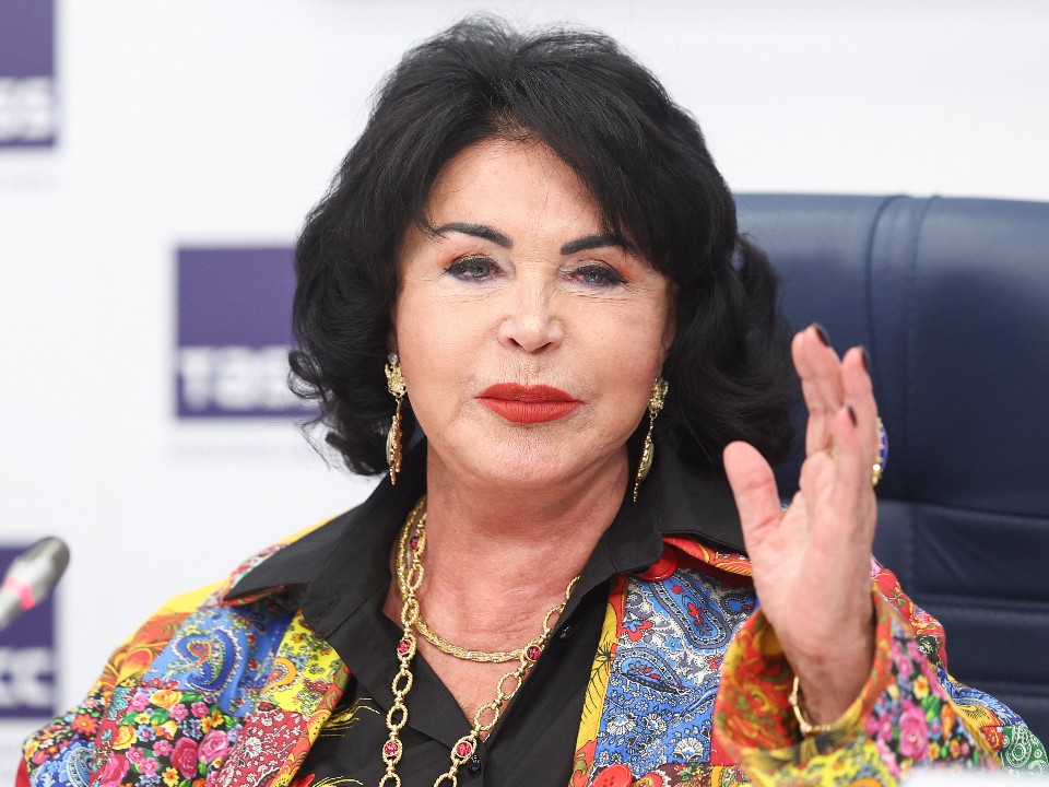 «Хотели, чтобы я была «нормальным» человеком»: родители Бабкиной не поддерживали ее желание стать артисткой