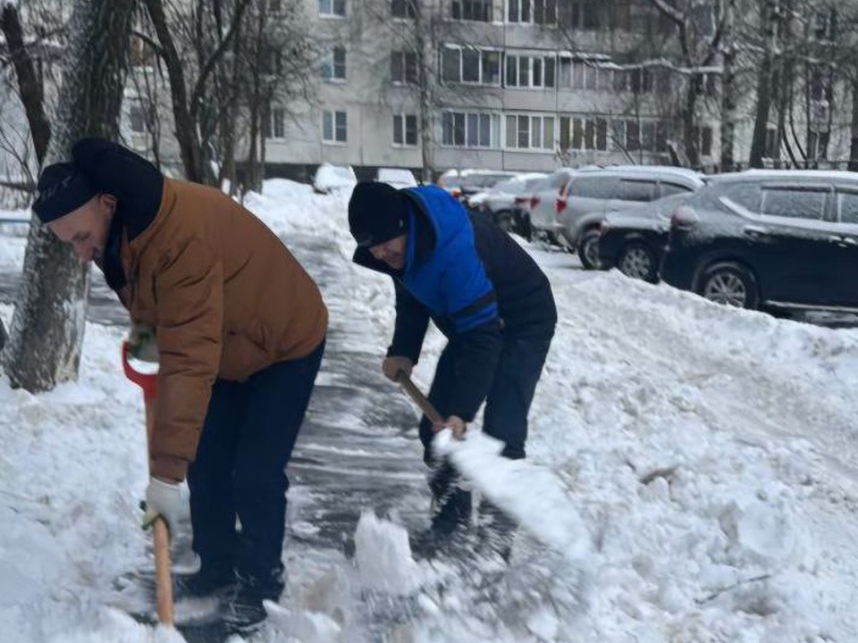С лопатами наперевес: Филипп Ефанов поблагодарил жителей Электростали за помощь в расчистке дворов