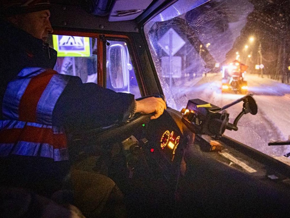 Лыткаринцев призвали оставаться дома из-за сильных снегопадов