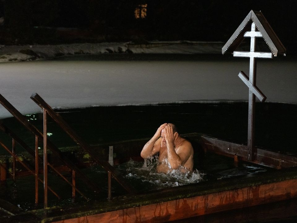 Кому нельзя купаться на Крещение: полный список противопоказаний