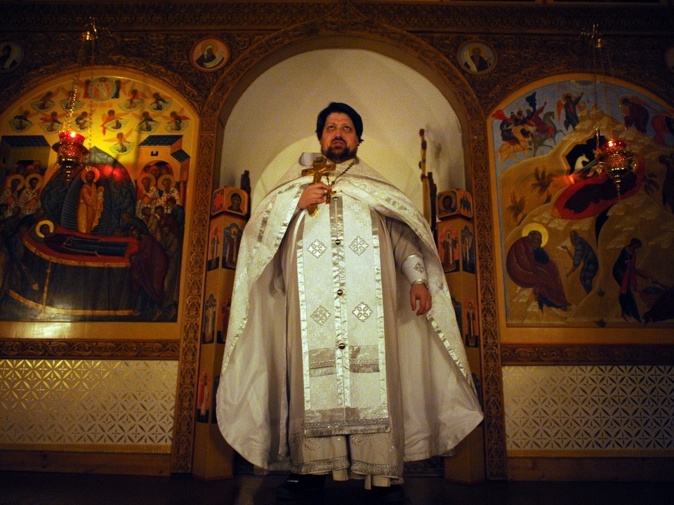 Нужно ли на Крещение рисовать кресты на дверях жилища и ходить со свечой по дому