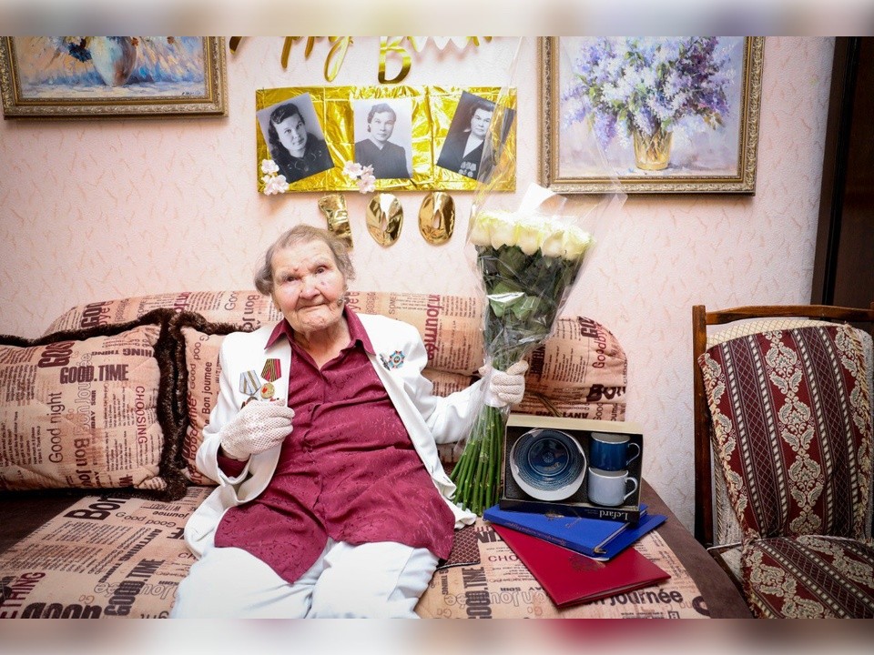 Сто лет жизни и подвига: юбилей ветерана Анны Кононовой