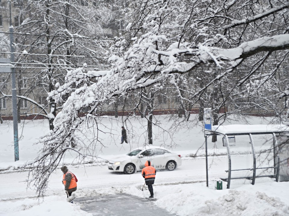 Коммунальные службы Сергиева Посада работают в усиленном режиме после снегопада