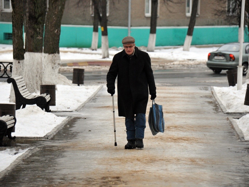 Как правильно падать в гололед: простые и эффективные советы травматолога