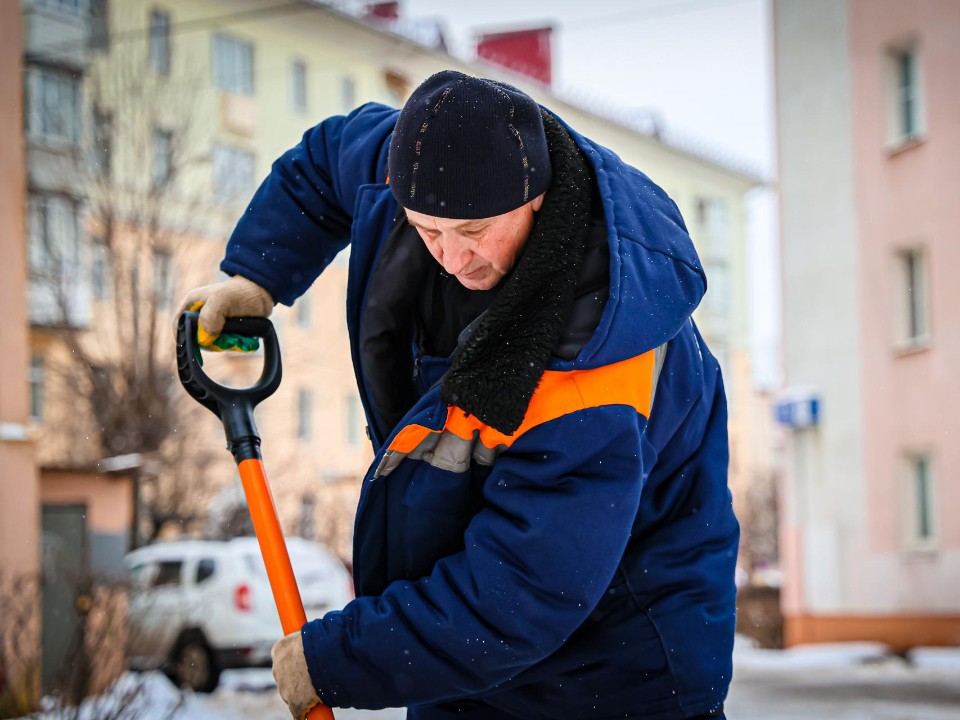 Чистота и порядок в праздники: коммунальщики убрали снег и наледь с улиц Клина