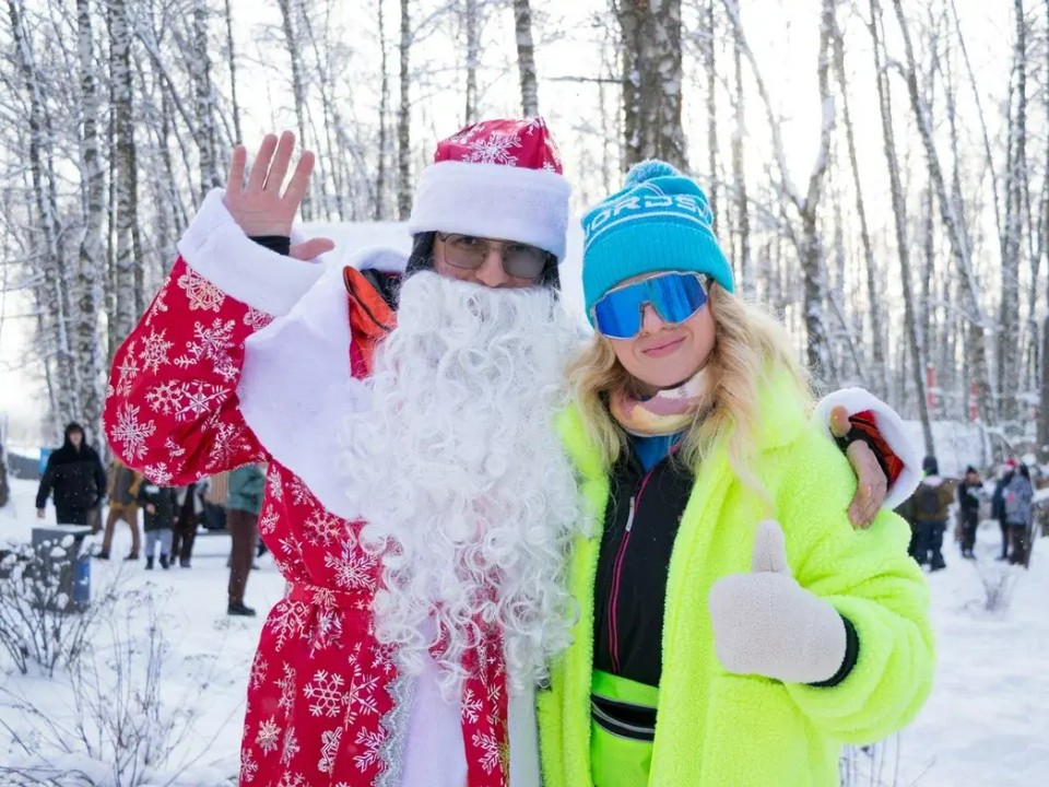 С детьми, собаками и хорошим настроением: в Домодедове провели новогодний «Забег обещаний»
