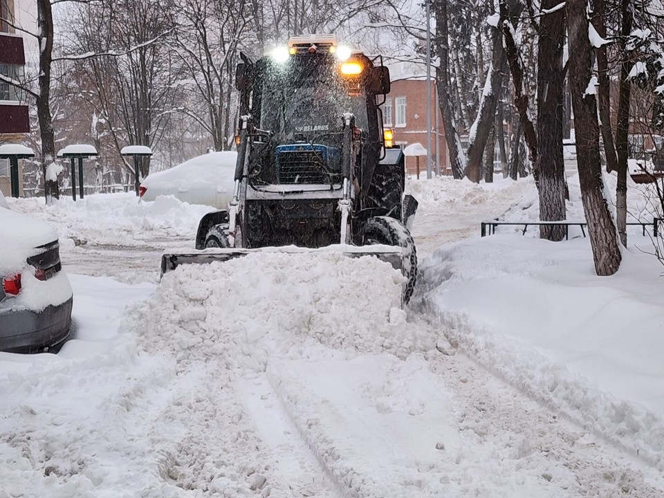 Оранжевый уровень опасности в Чехове: как город справляется с последствиями мощного снегопада