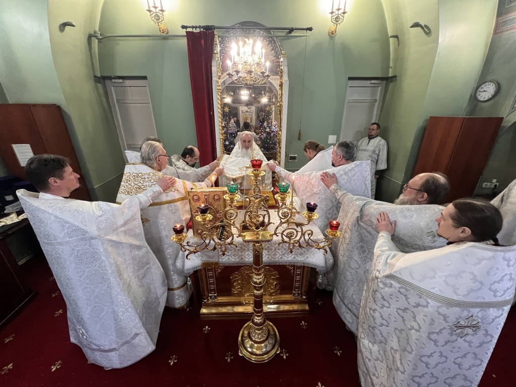 Братское совещание в Тихвинском храме: о чем говорили священнослужители