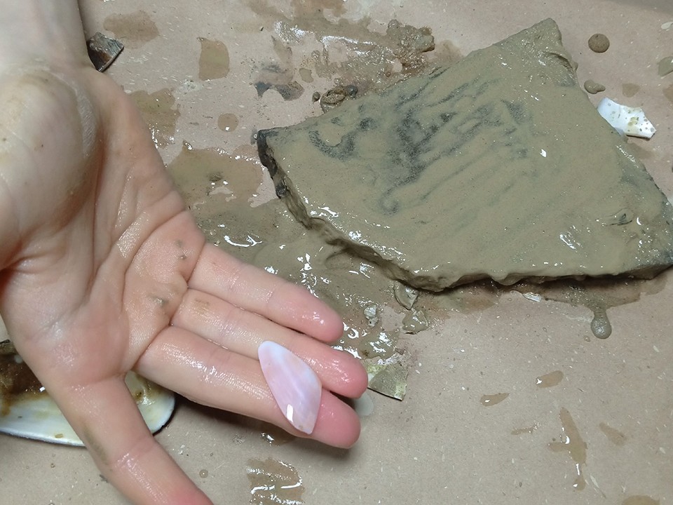 Перламутр и пряжа против усталости: как в Ступине возрождают ремесла для выгорающих родителей