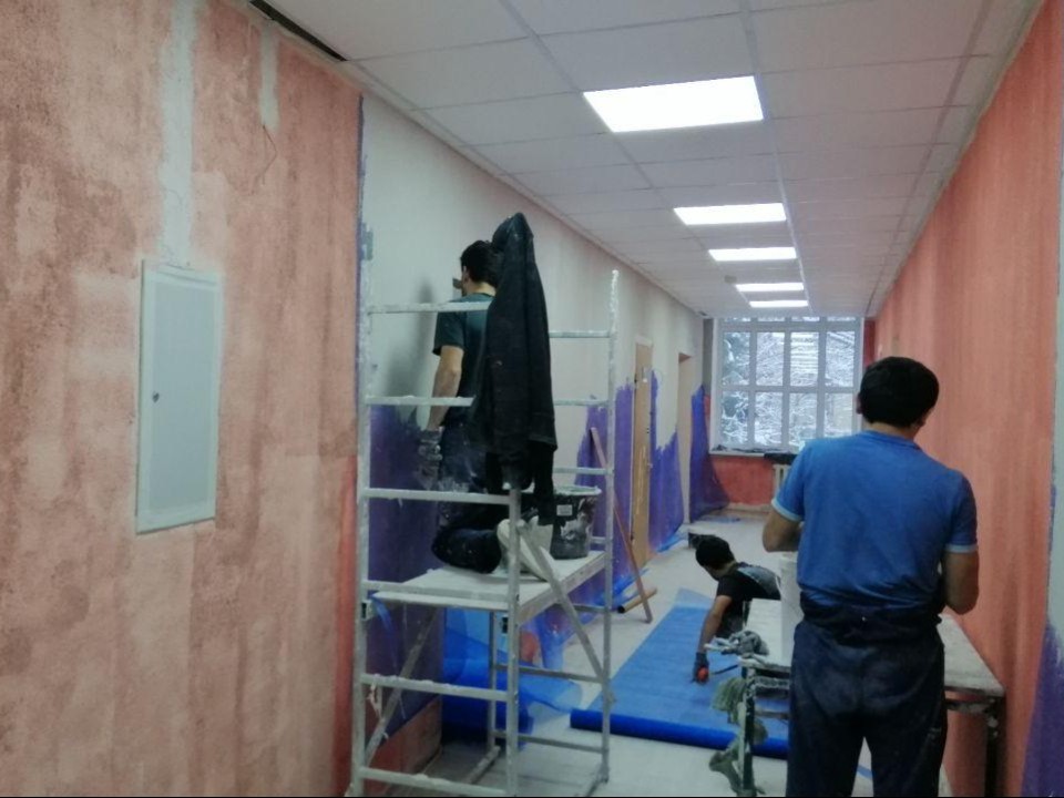 Здание начала 2000-х меняют изнутри: в администрации ЗАТО Восход начинается большой ремонт