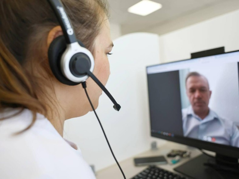 Врач в смартфоне: как пройти прием у специалиста и продлить рецепт без похода в поликлинику