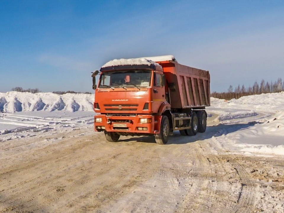 На специальный полигон вывезли из Клина почти пяти тысяч кубов снега
