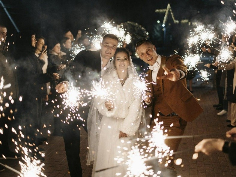 С милым рай и во дворце: кто помогает жителям Подмосковья выбрать локацию для свадьбы и часто ли едят паспорт перед загсом