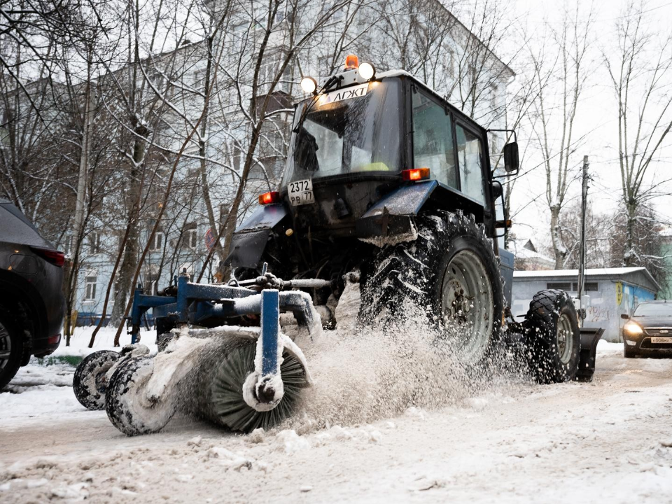 Снегопад не застанет врасплох: куда звонить и писать, если во дворе непорядок