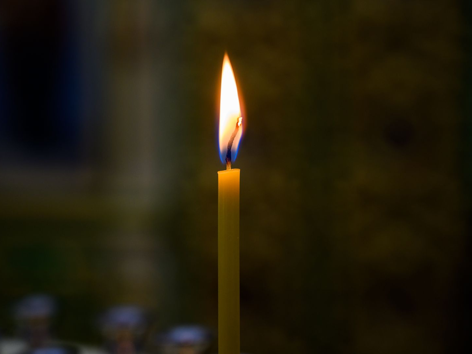 Тишина, свечи и никаких украшений: когда и как правильно гадать, чтобы узнать будущее на Крещение