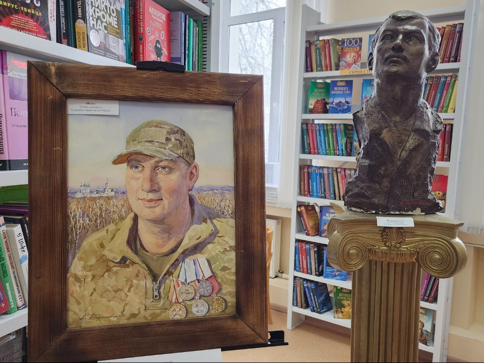 В Волоколамске начала работу передвижная выставка о героях СВО