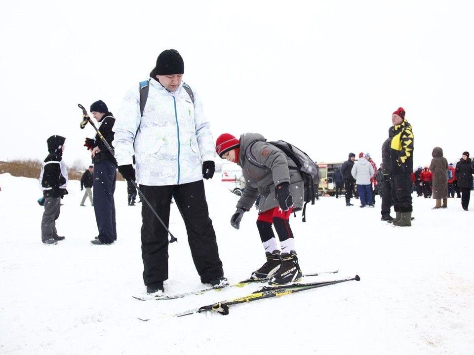 Жители Чехова теперь могут бесплатно кататься на лыжах на обновленном стадионе «Гидросталь»