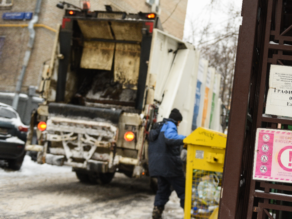 Навалы мусора на Куркинском шоссе ликвидировали после жалоб химчан